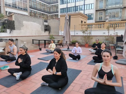 Yoga corporativo y mindfulness corporativo: El nuevo bienestar en el trabajo en las empresas españolas