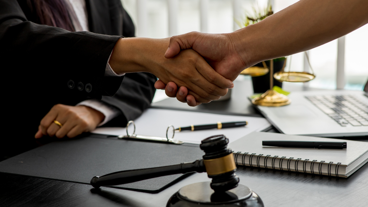 Consult A Small Business Lawyer In Toronto For Innovation