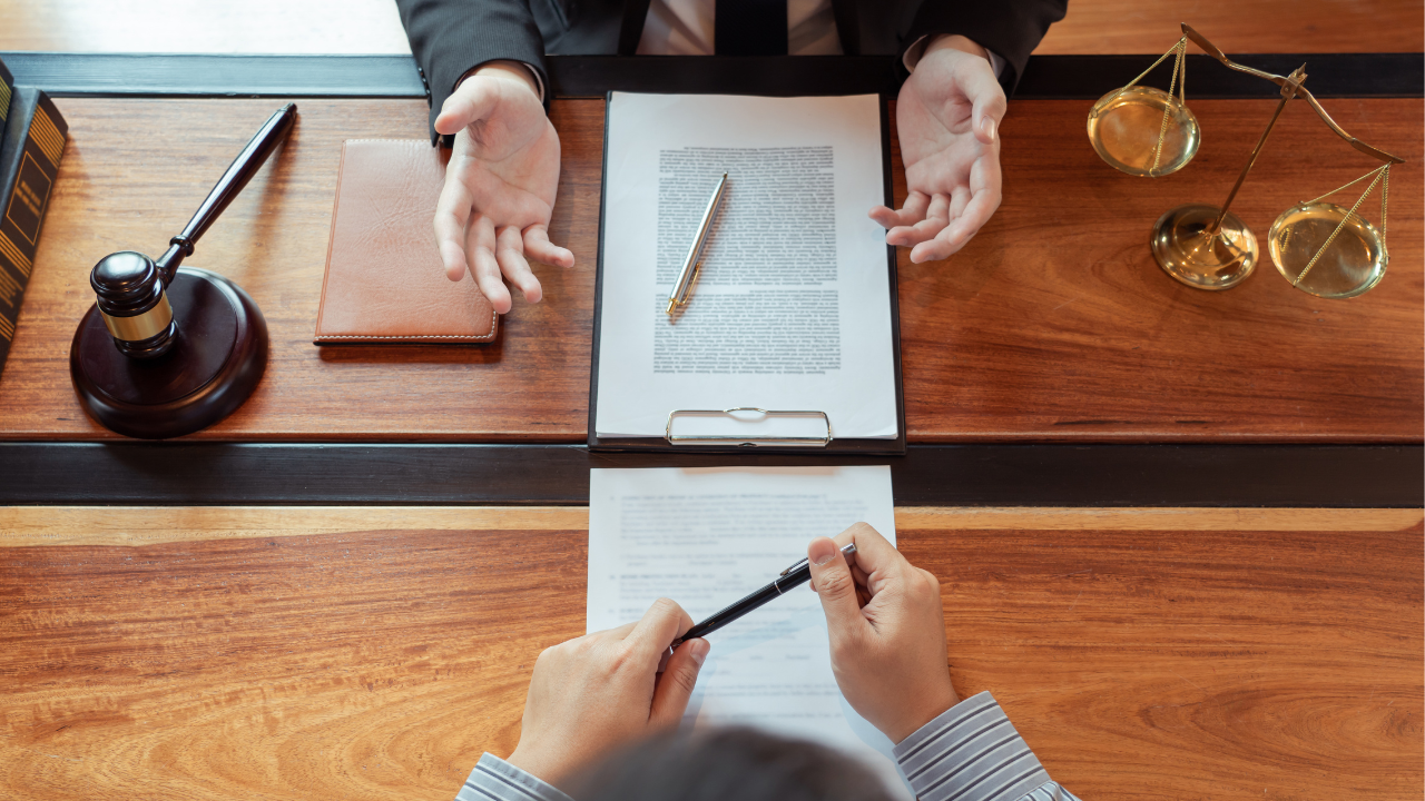 See A Business Attorney In Toronto For Lease Protection