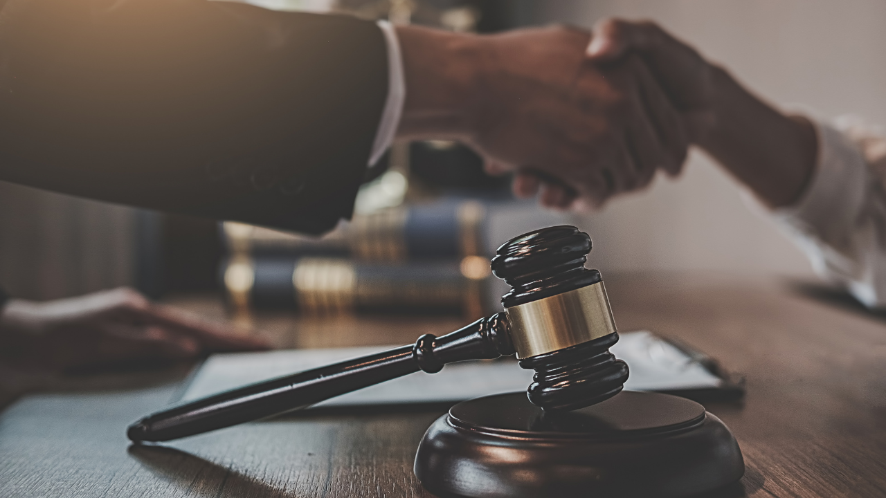 See A Business Attorney In Toronto For Lease Protection