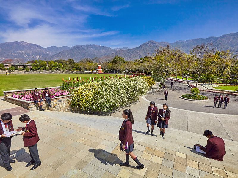A Complete Guide to Choosing the Best Boarding School for Your Child