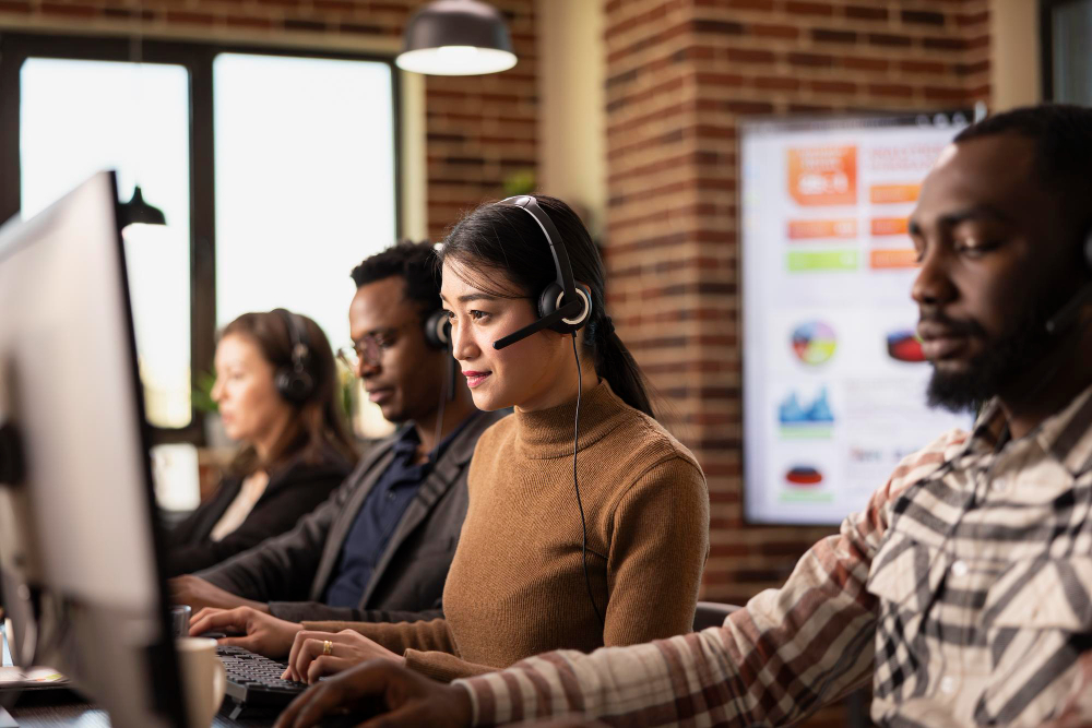 executive working in inbound customer service outsourcing