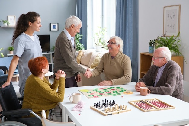What Daily Life Looks Like in a Senior Community Living Space