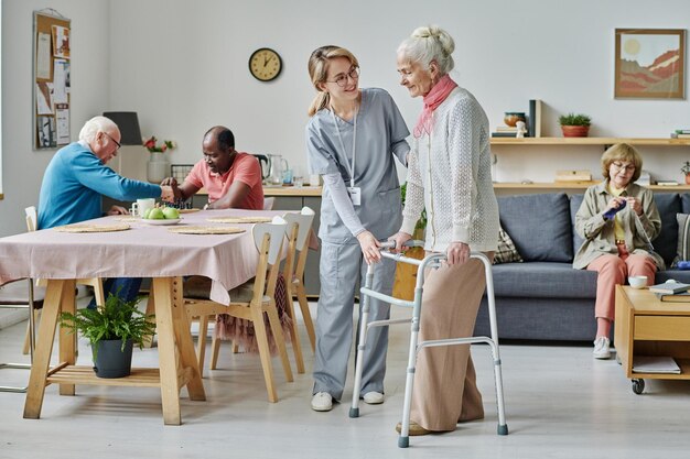 What Daily Life Looks Like in a Senior Community Living Space
