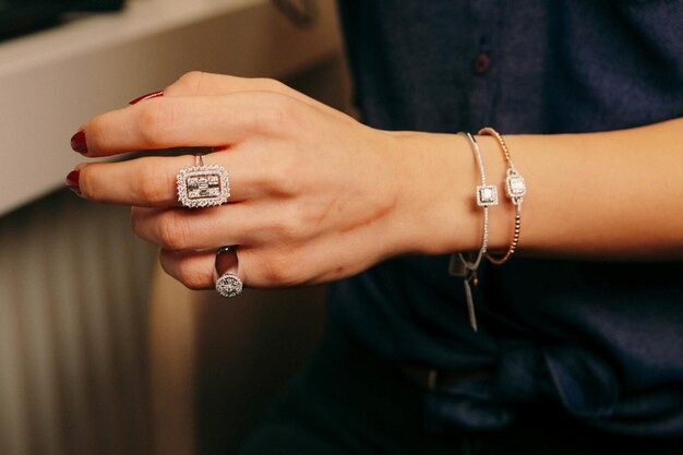 Luxury Accessories That Define Modern Fashion