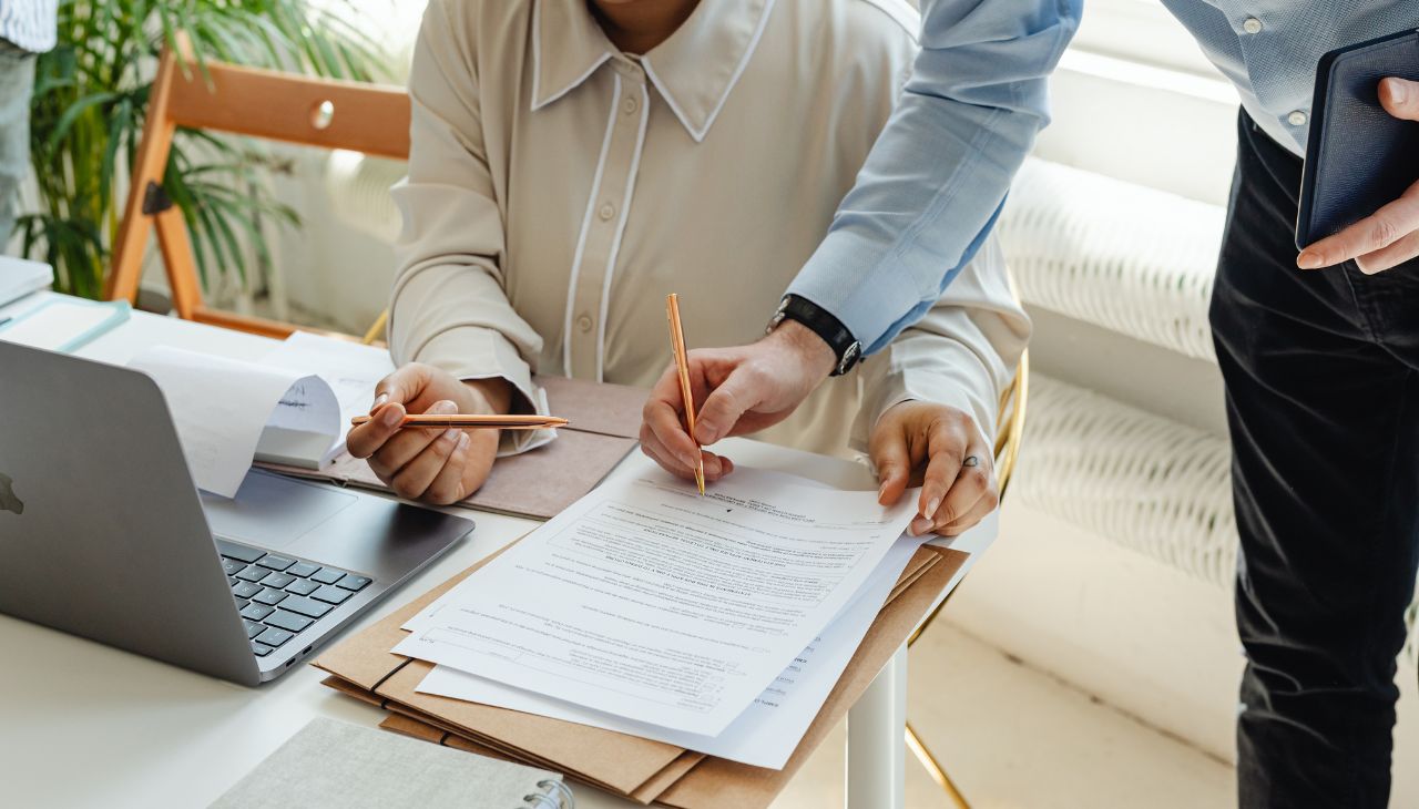 Professional Thesis Writing Services in UAE for Academic Success