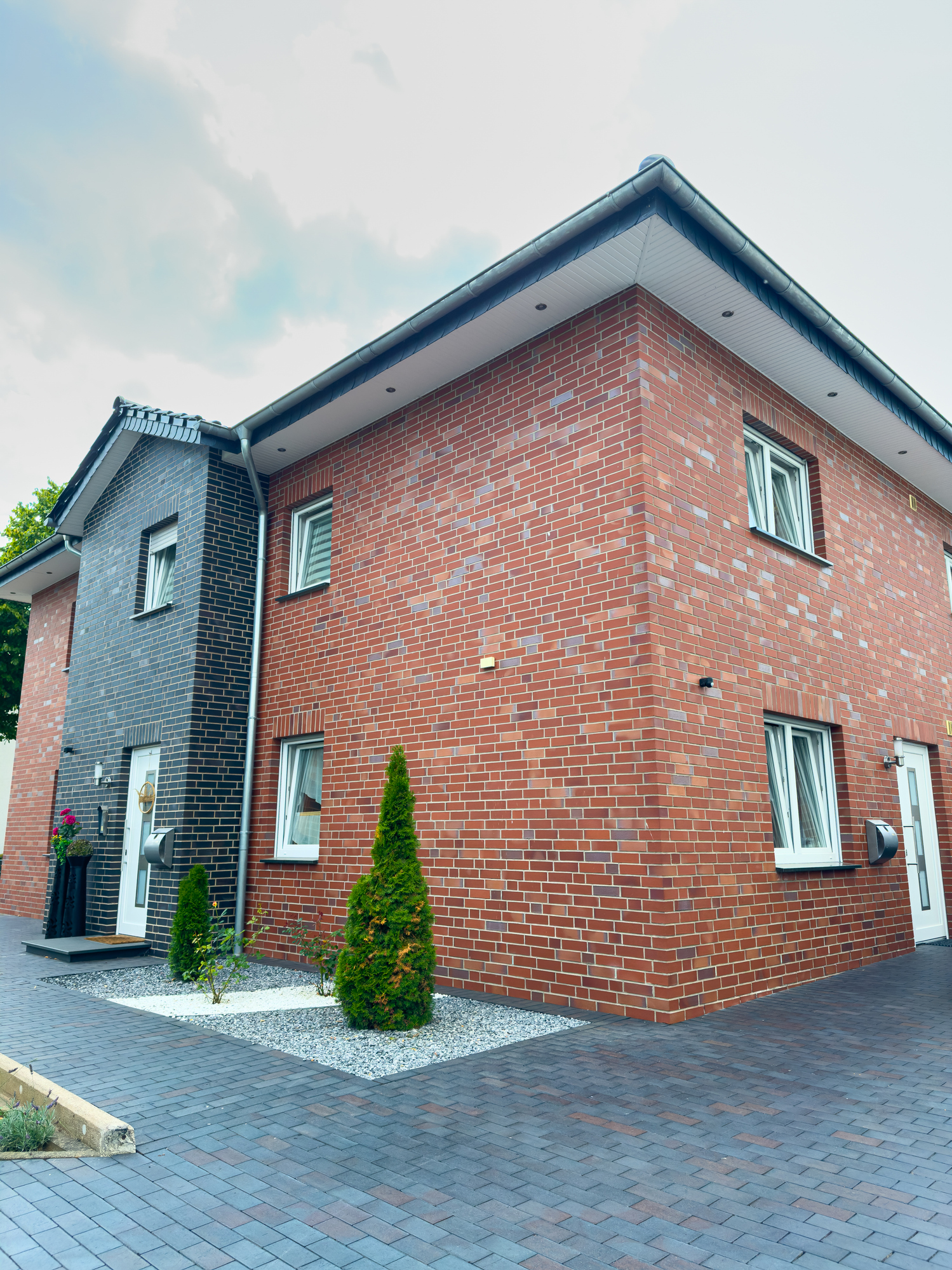 Clay Cladding Bricks Manufacturers – Elevate Spaces with Timeless Brick Aesthetics by Brickcladding