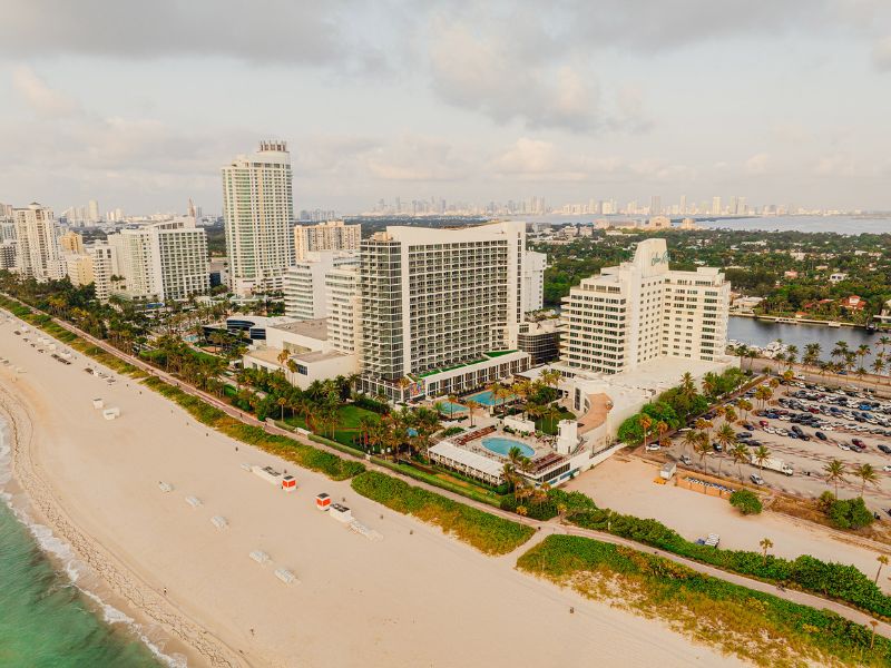 Best Luxury Oceanfront Hotels in Miami Beach (2026 Guide)