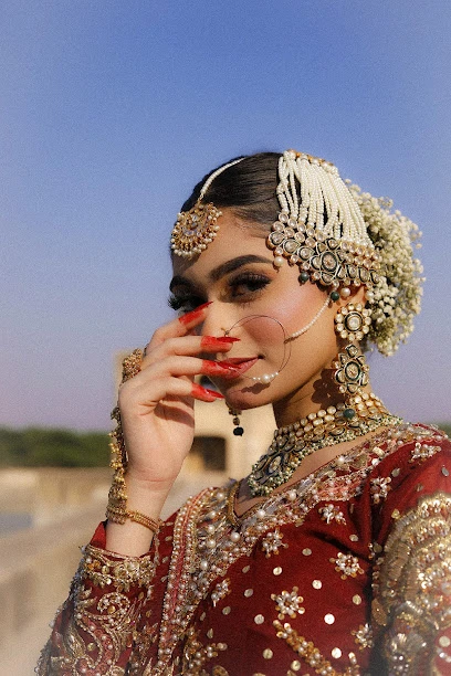 femalephotographerinLahore