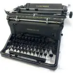 Vintage-Underwood-Typewriter-1923_1_1024x1024@2x-363b51f4