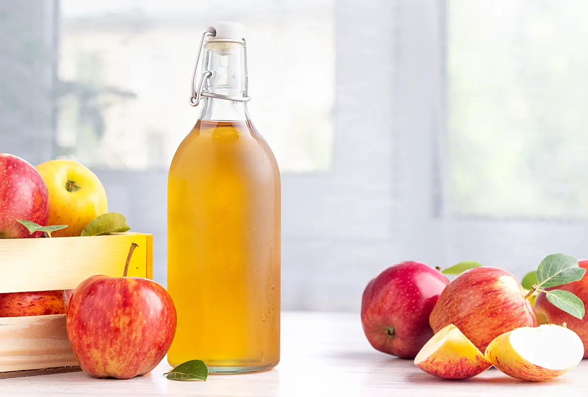 apple-cider-vinegar-benefits-for-women-feat-8a5e7e3f