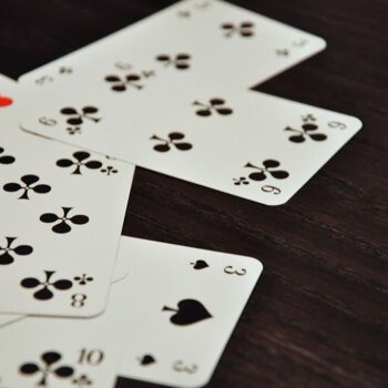 What are the top advantages of playing Rummy online?