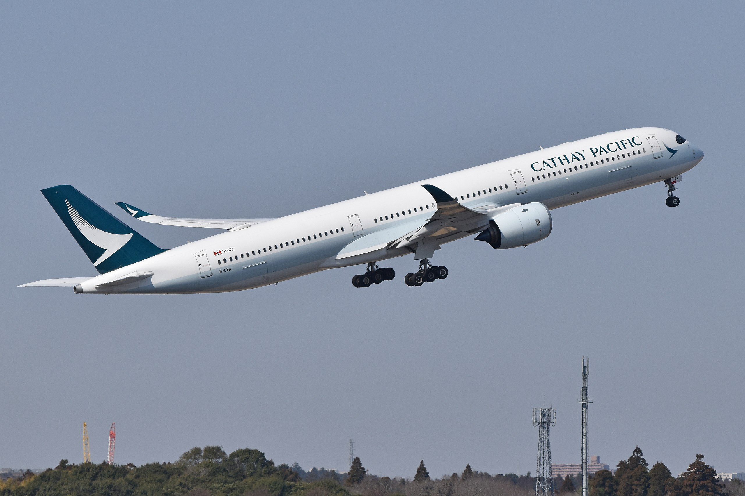 2560px-Airbus_A350-1041_‘B-LXA’_Cathay_Pacific-21735b33