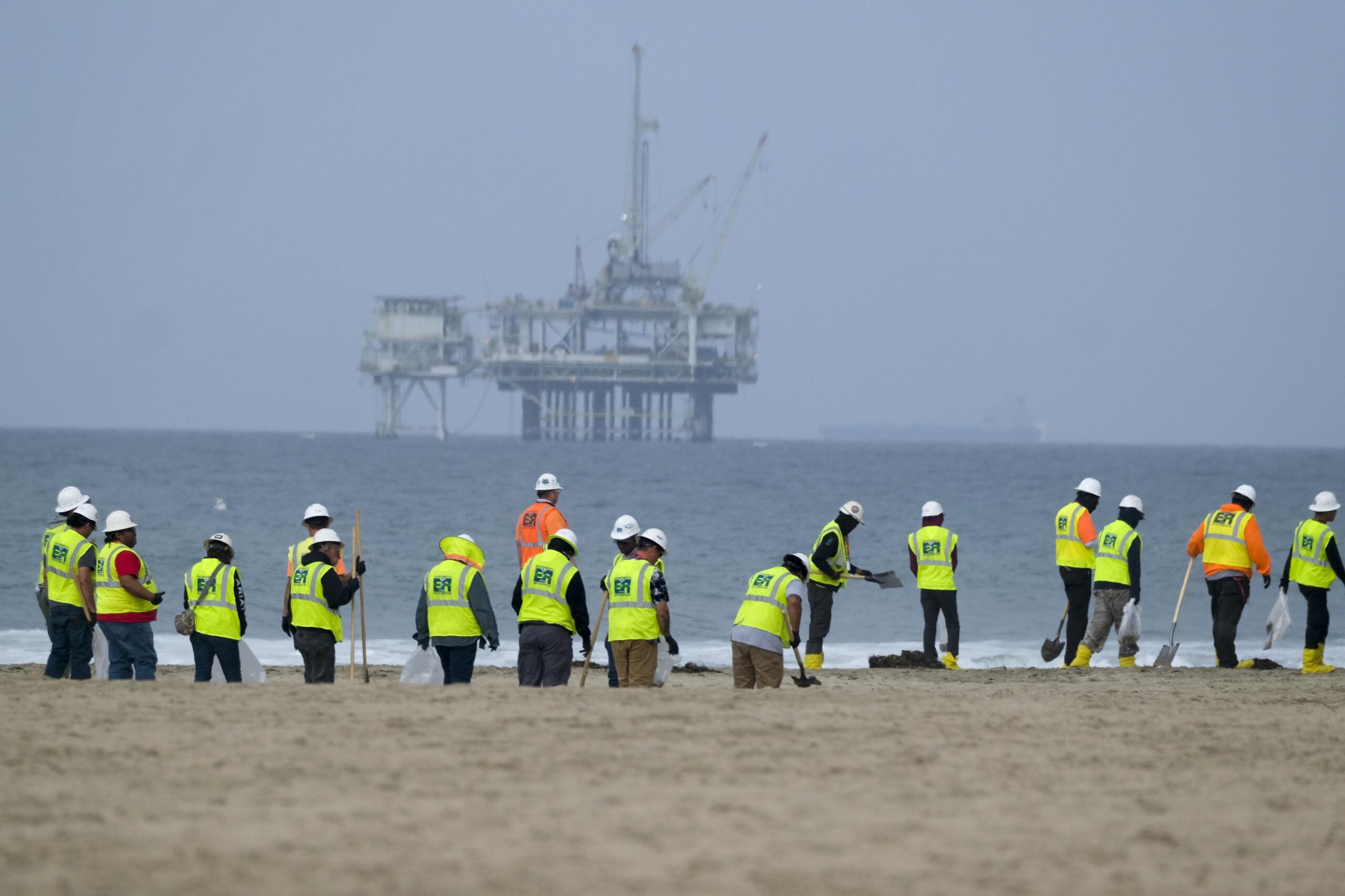 In California spill Oil company settles criminal cases-15c0984f