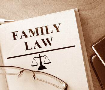 family-law-attorney-89385c57