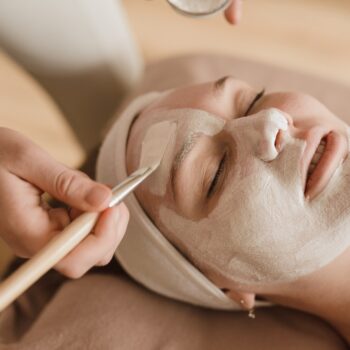 The Different Reasons Why One Needs to Go for Facial Spa-c8880cfe