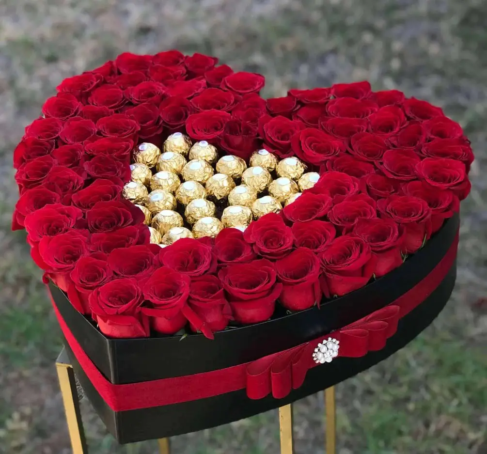 flowers and chocolate bouquets-3a812b64