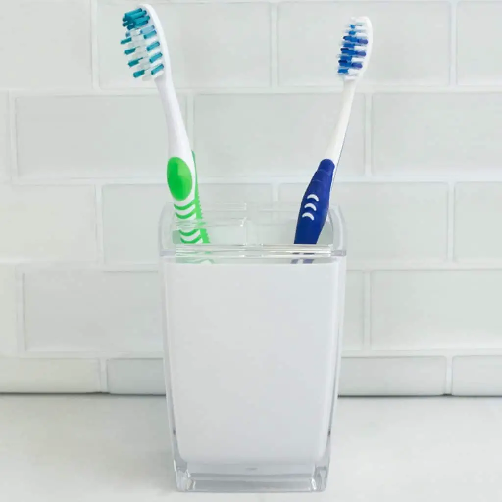 paternity test with toothbrush-2cb5738b