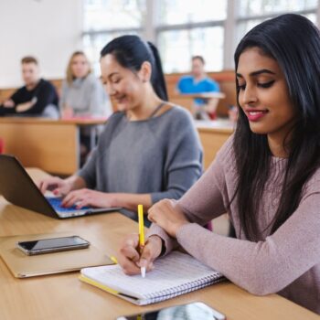 Available Best Essay Services in Canada-041840ec