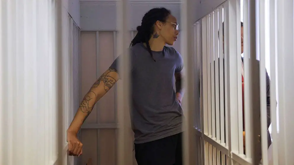 In Russia Brittney Griner meets with US officials-eb330a63