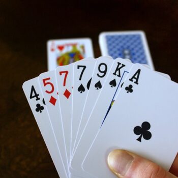 playing-cards-gc5c68daee_640-ce008ecc