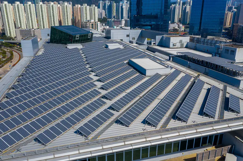 solar-panel-on-roof-top-building-2022-10-18-00-32-18-utc-3dda102d