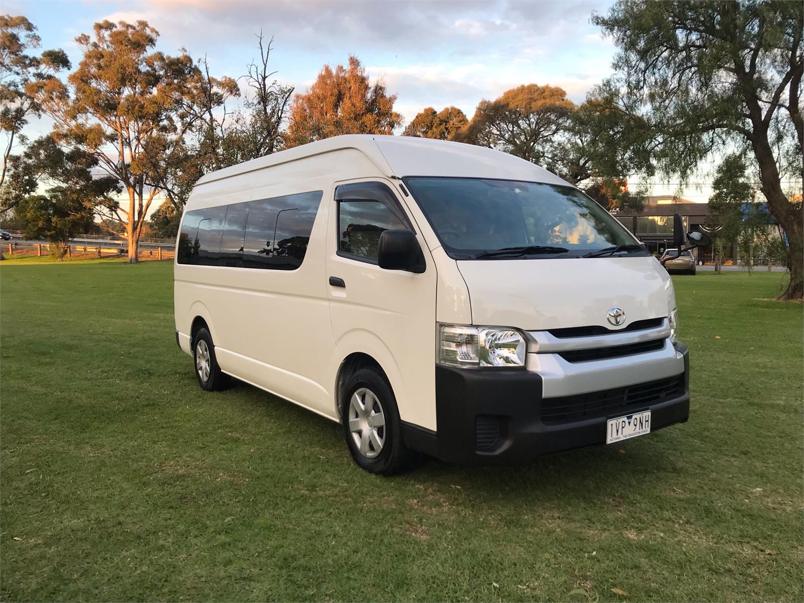 Toyota Commuter 2017-e4fbb917