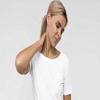 front-view-woman-with-neck-pain-1920x1024 (2) FLDLLDLD-569041d6