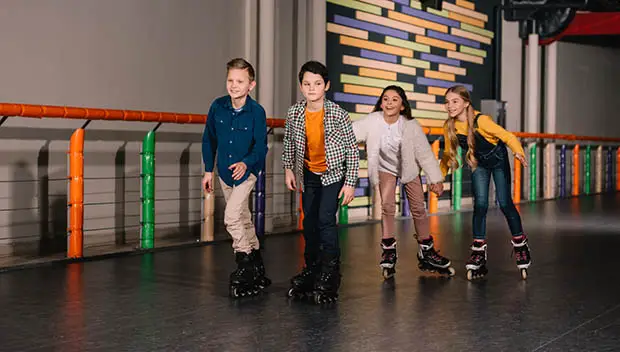 kids roller skating-052a44cb