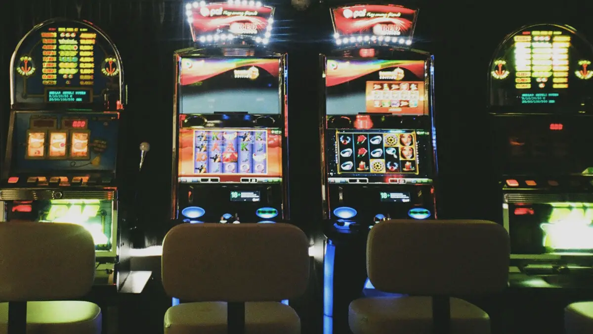 Empty-Slot-Machines-at-a-Casino