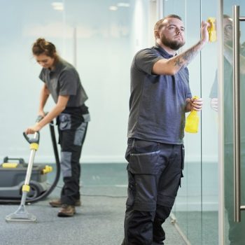 Keeping-Your-Office-Spotless-with-Commercial-Cleaning
