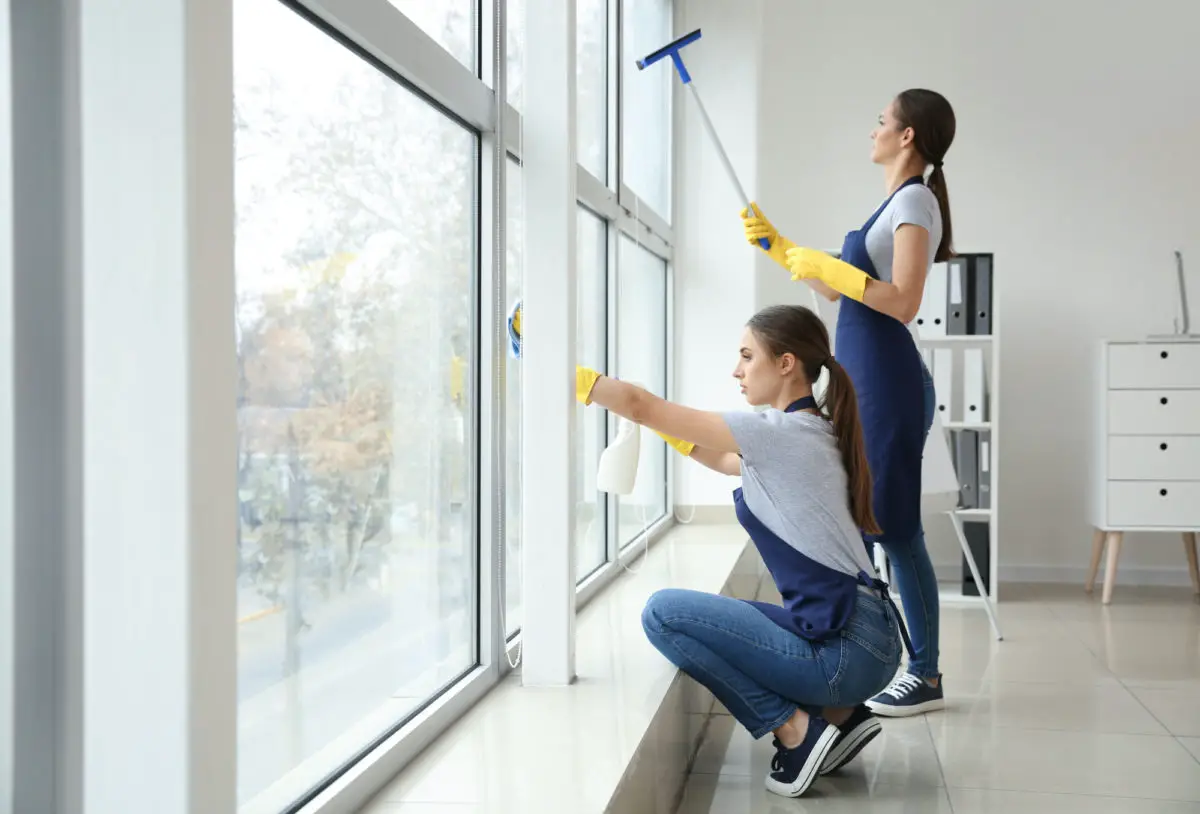 commercial-window-cleaning-1200x814