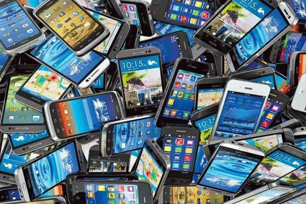 Things to consider before selling second hand phones in Delhi