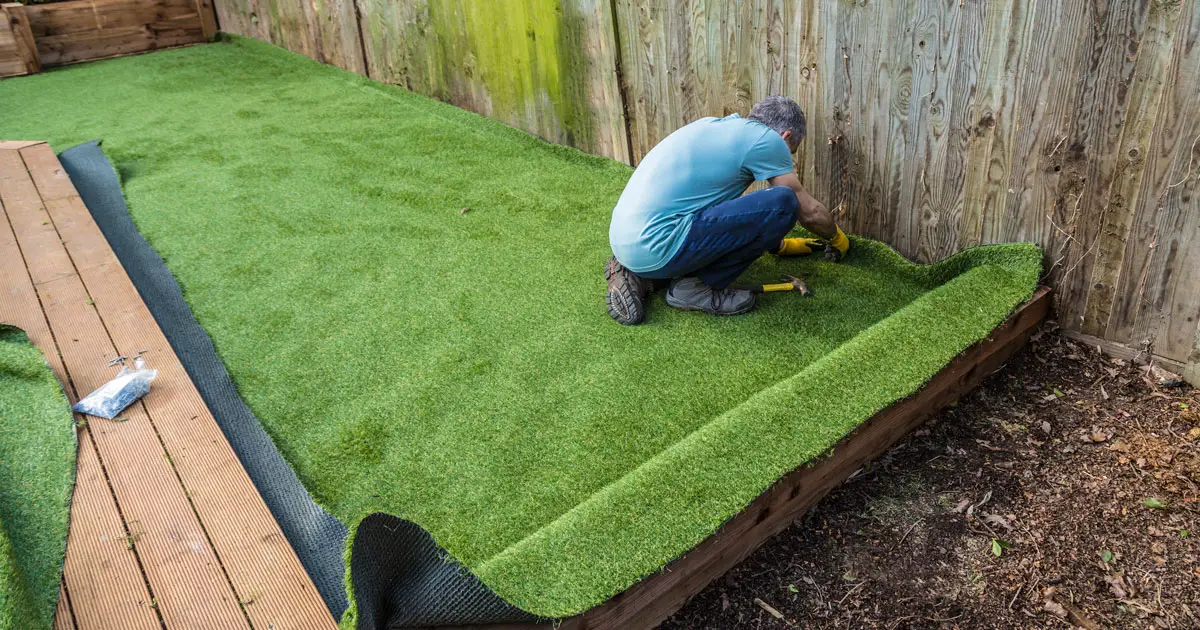 synthetic turf installer