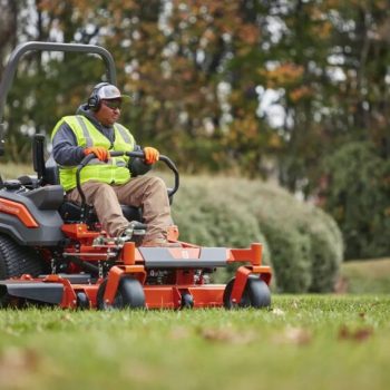 Commercial-Z560LS-ZT-Mower-01-scaled