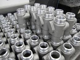 What are the benefits of using aluminum castings