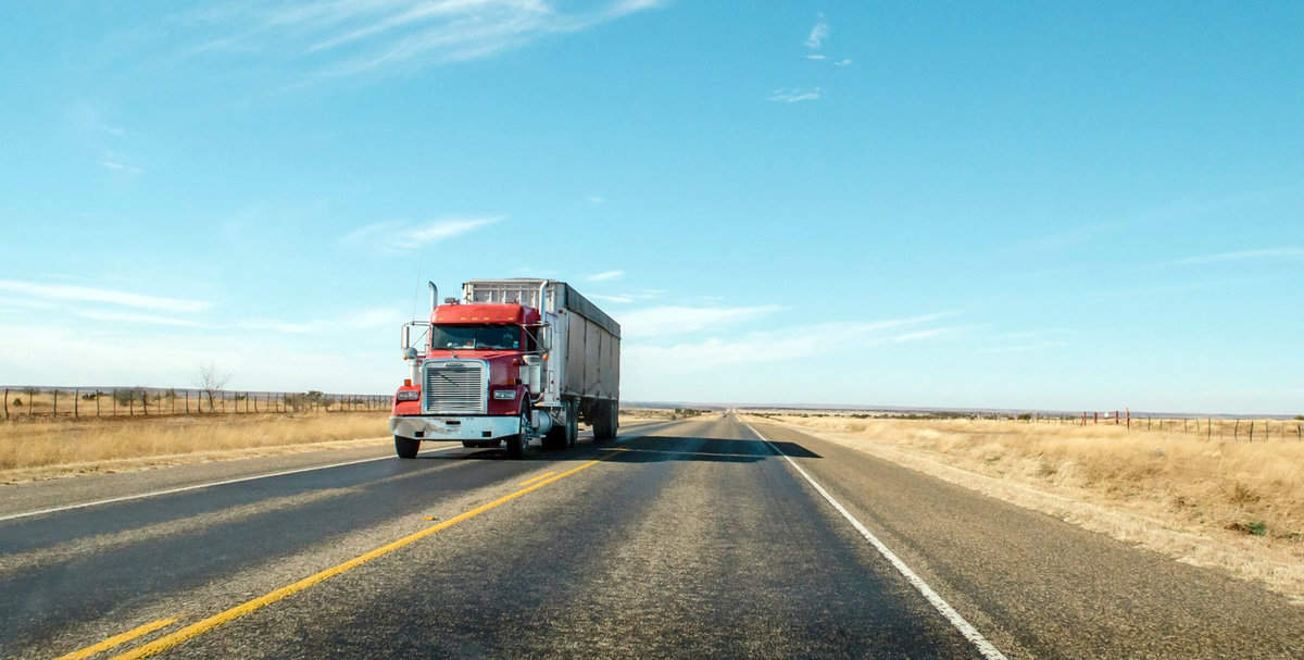 mastering risk management with commercial trucking insurance