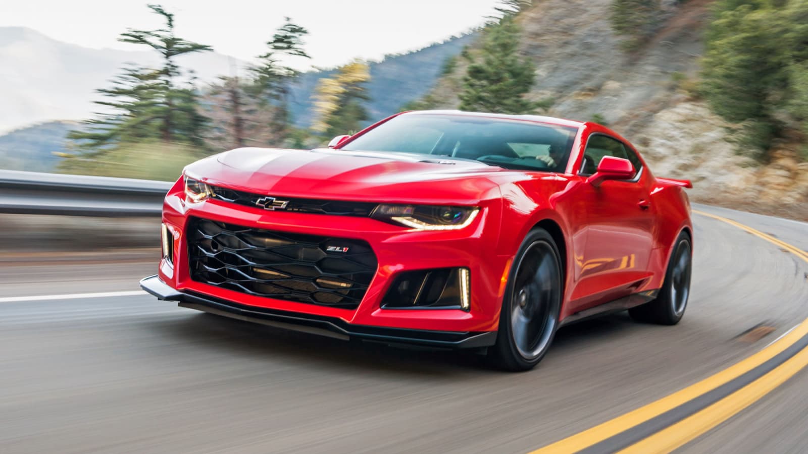 105232079-2018-Chevrolet-Camaro-ZL1-033