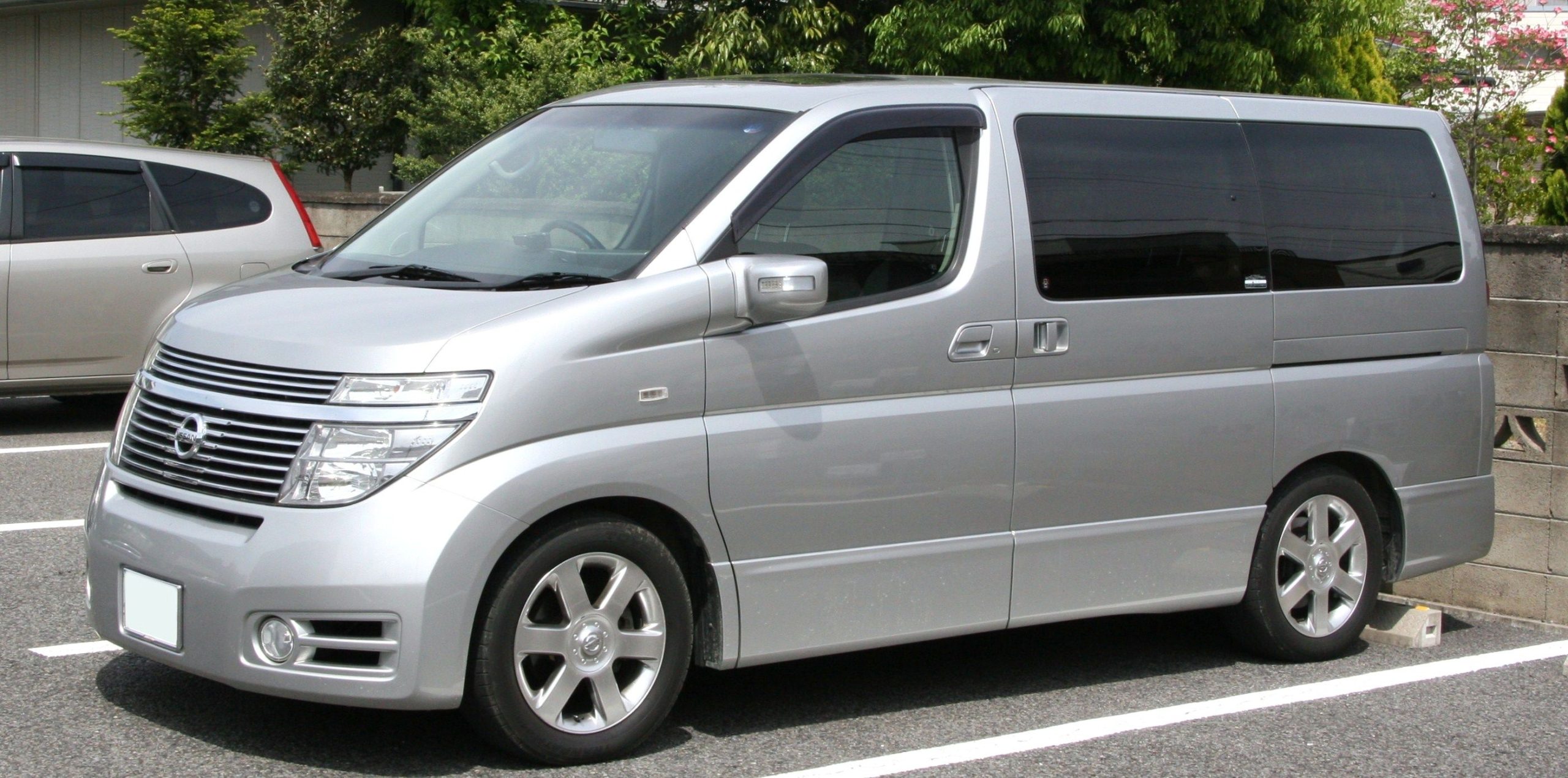 Used Nissan Elgrand for Sale