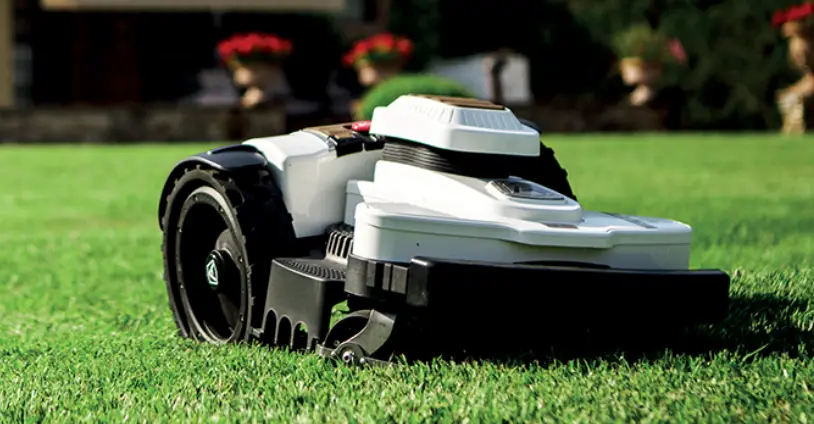 How Robotic Mowers Enhance Your Lawn's Health