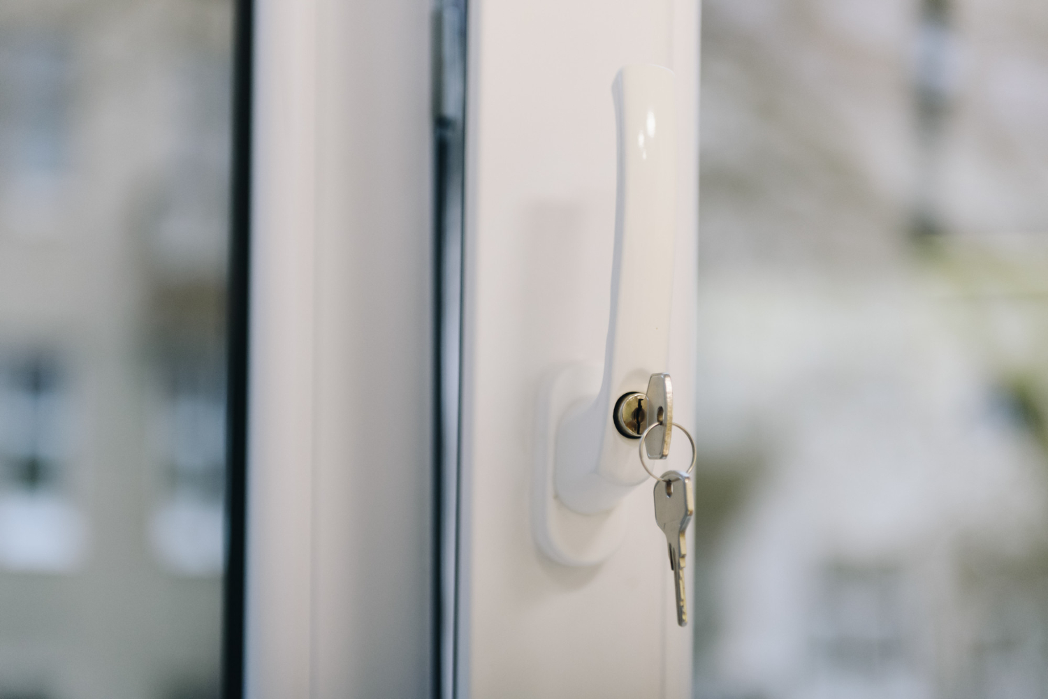 How to Choose Locks for Glass Door Solutions