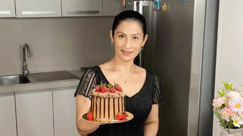 strawberry chocolate cake recipe easy