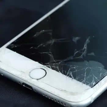 fix iPhone screen in North Olmsted