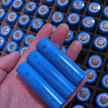 comparing-6-lithium-ion-battery