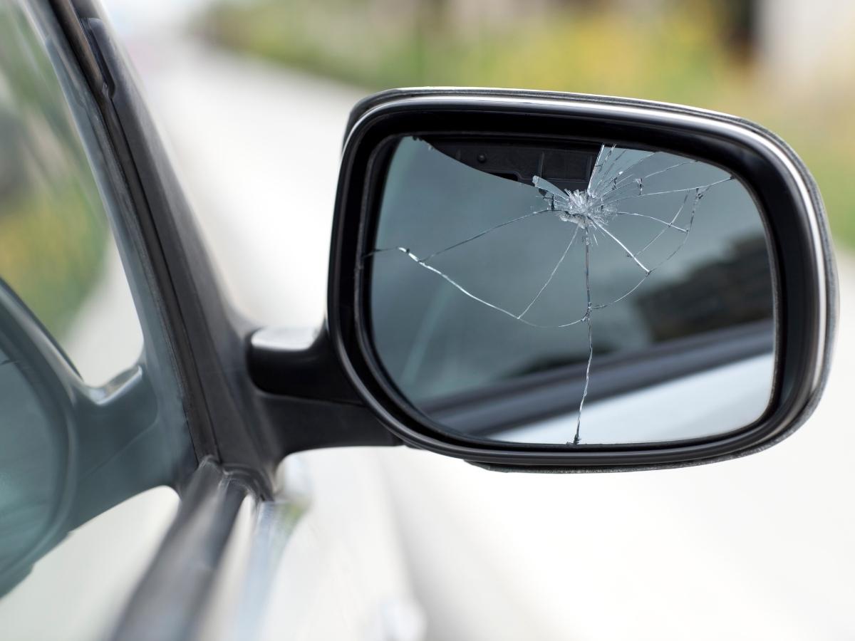 The Essential Guide to Car Side Mirror Replacement