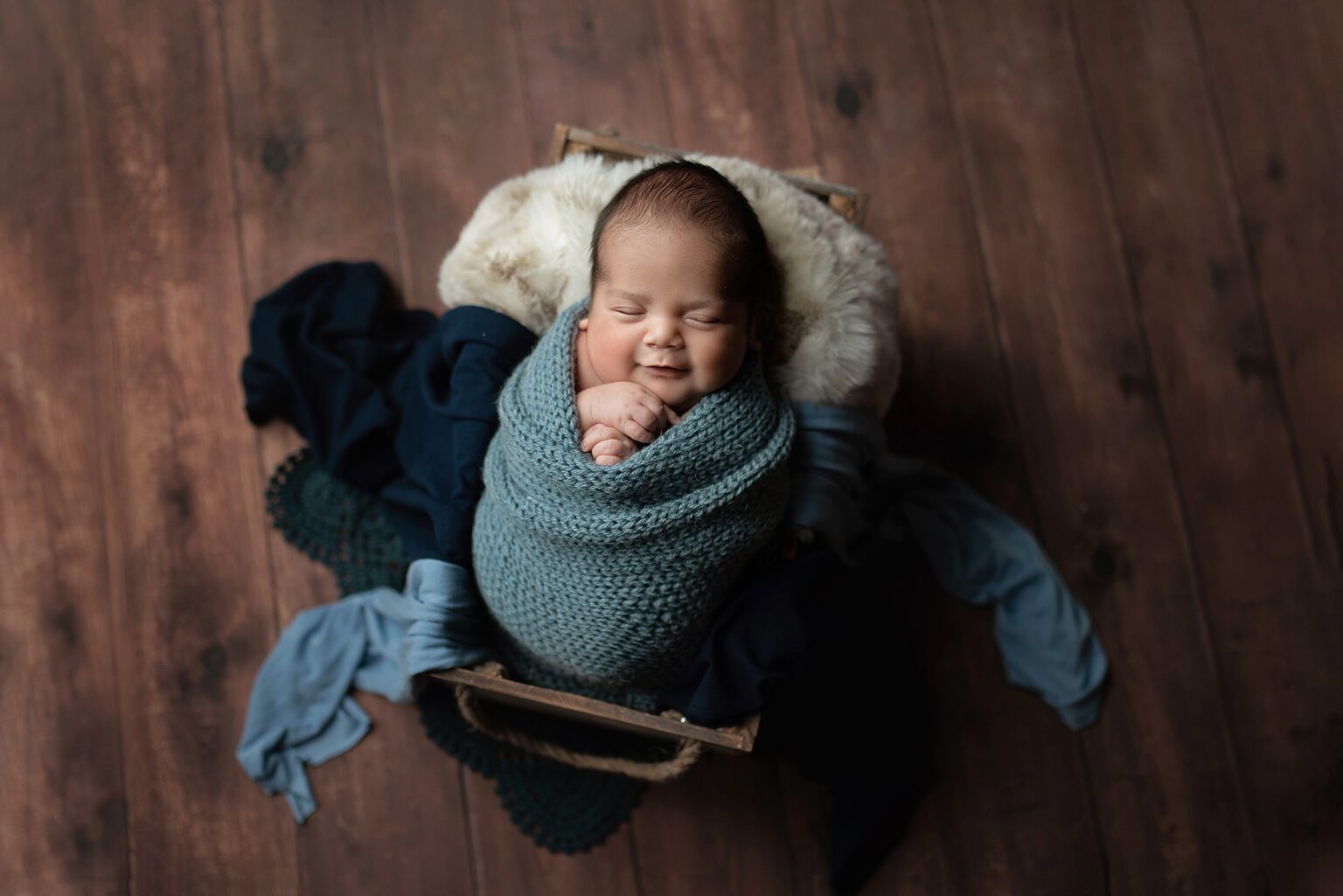 NEWBORN PHOTOGRAPHER